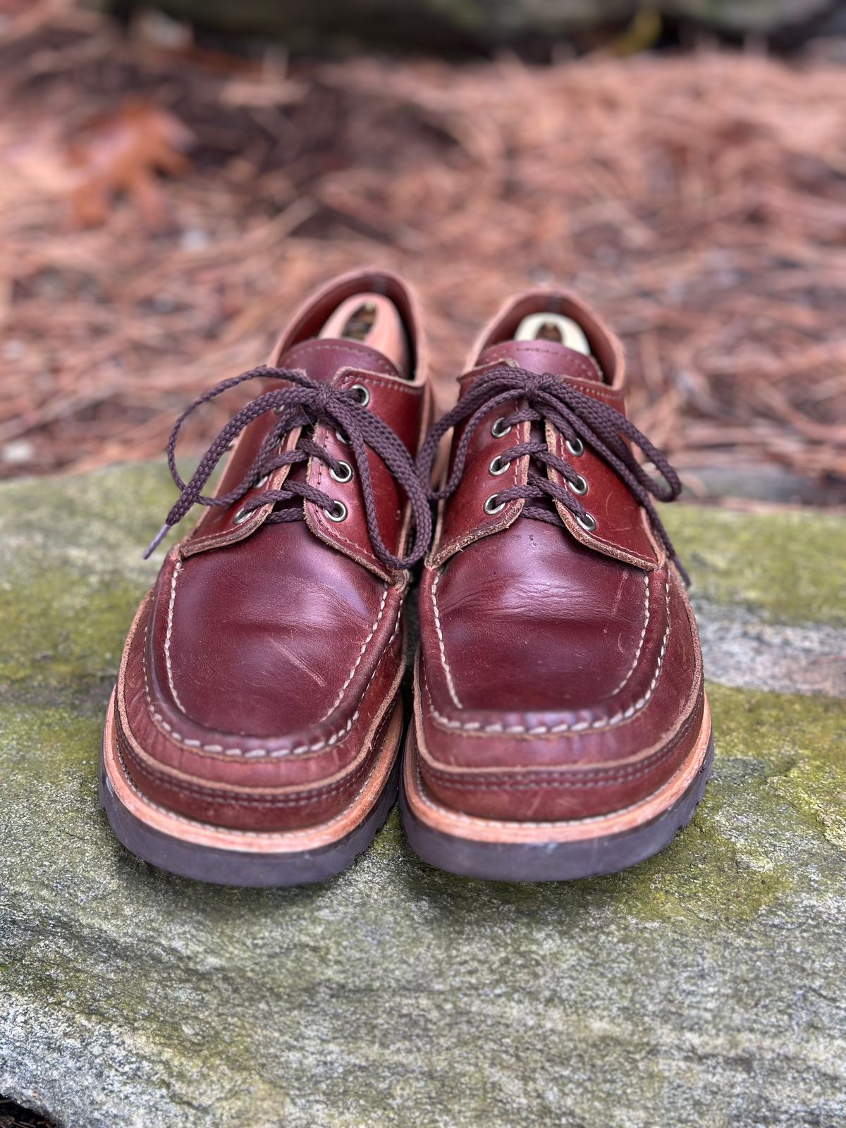 Photo by stitchdown on December 5, 2024 of the Russell Moccasin Co. Fishing Oxford in Seidel British Tan Double Shot.