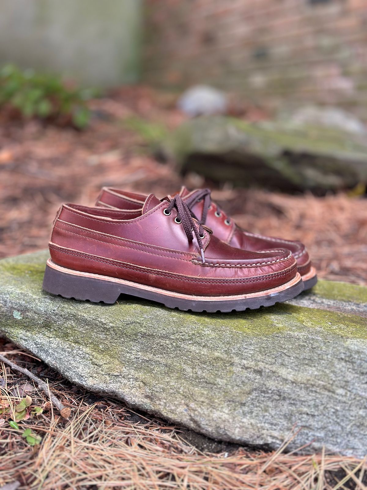 Photo by stitchdown on December 5, 2024 of the Russell Moccasin Co. Fishing Oxford in Seidel British Tan Double Shot.