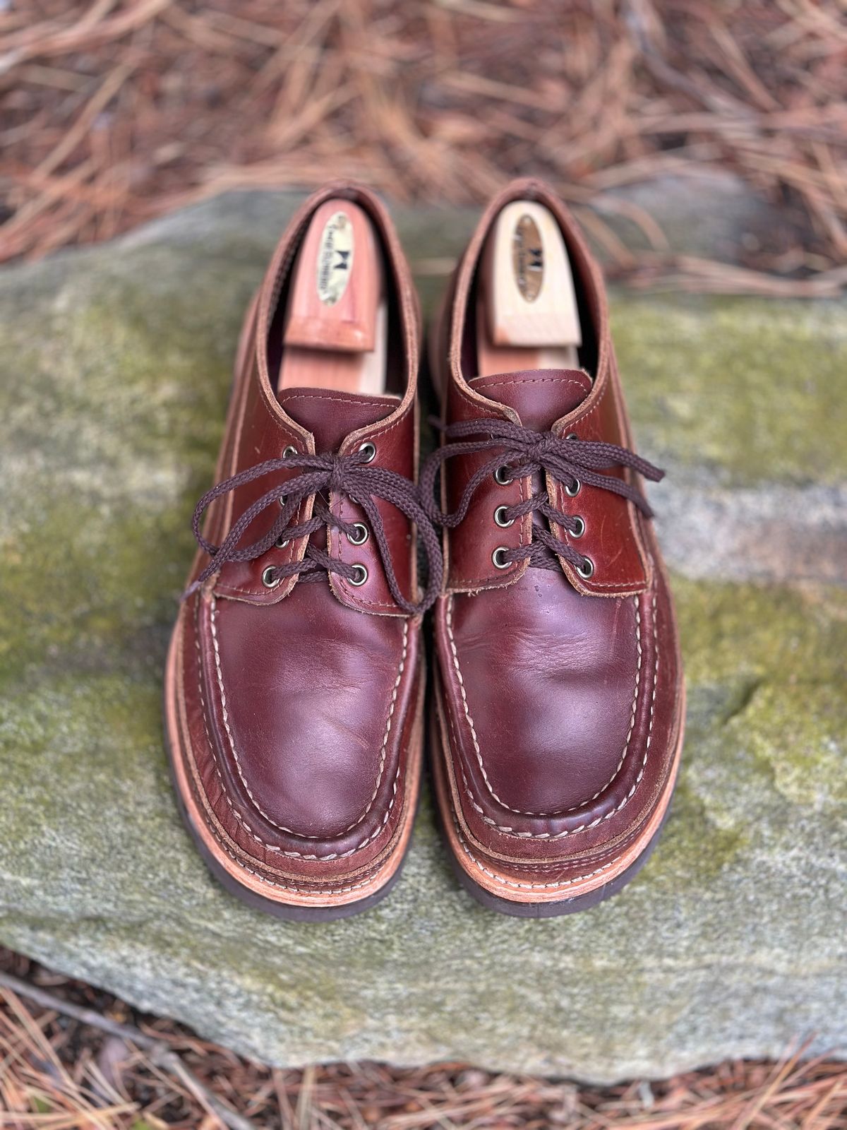 Photo by stitchdown on December 5, 2024 of the Russell Moccasin Co. Fishing Oxford in Seidel British Tan Double Shot.