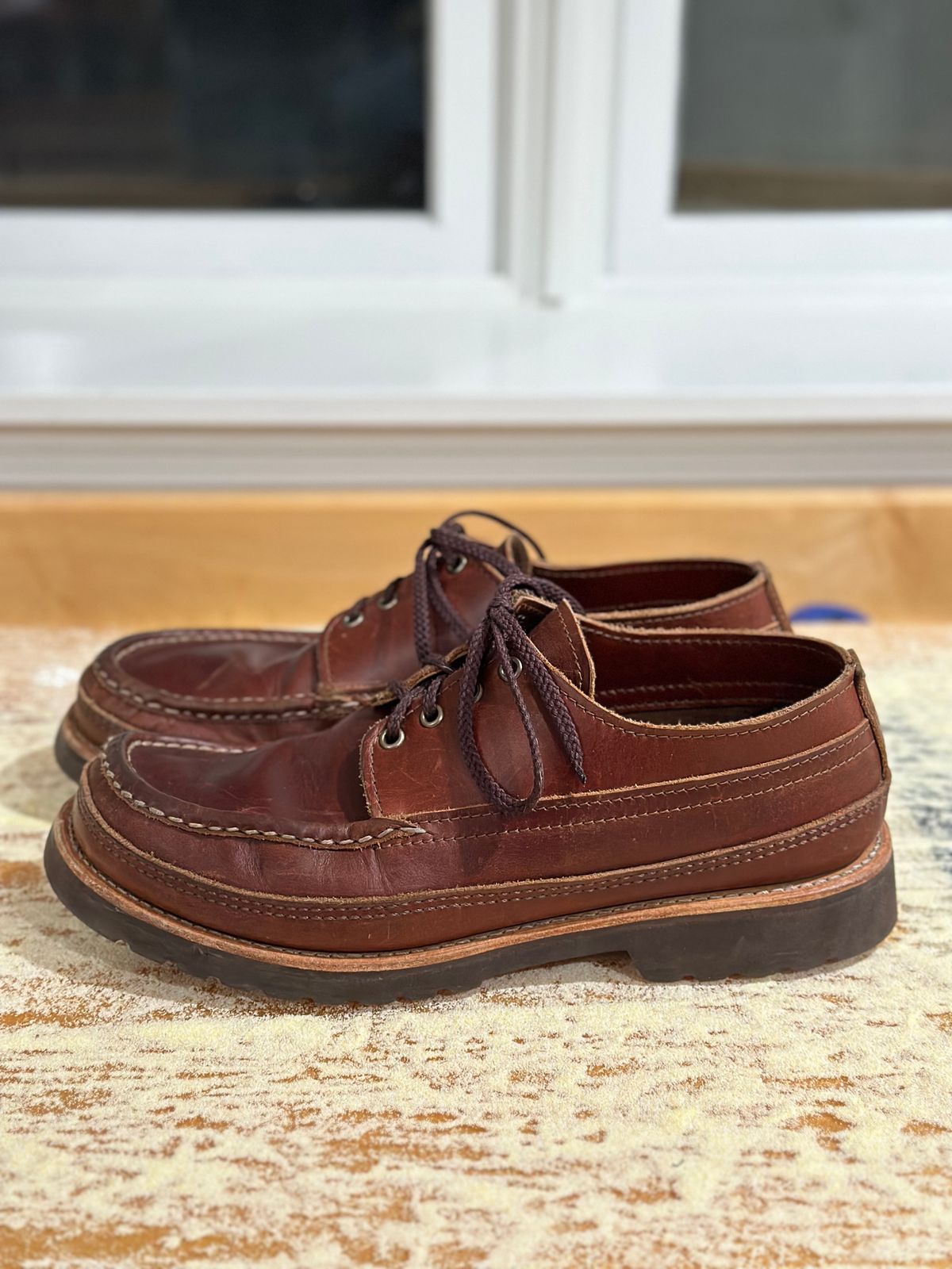 Photo by stitchdown on February 6, 2025 of the Russell Moccasin Co. Fishing Oxford in Seidel British Tan Double Shot.