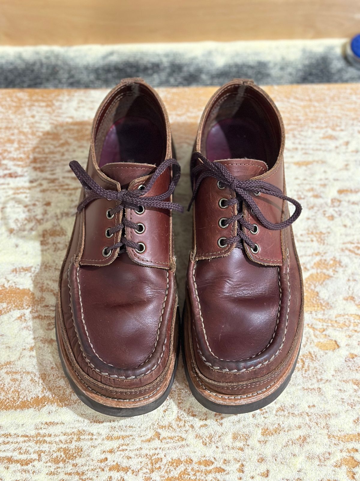 Photo by stitchdown on February 6, 2025 of the Russell Moccasin Co. Fishing Oxford in Seidel British Tan Double Shot.