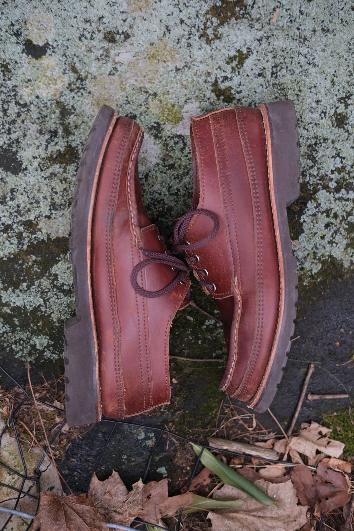 Photo by stitchdown on March 5, 2025 of the Russell Moccasin Co. Fishing Oxford in Seidel British Tan Double Shot.