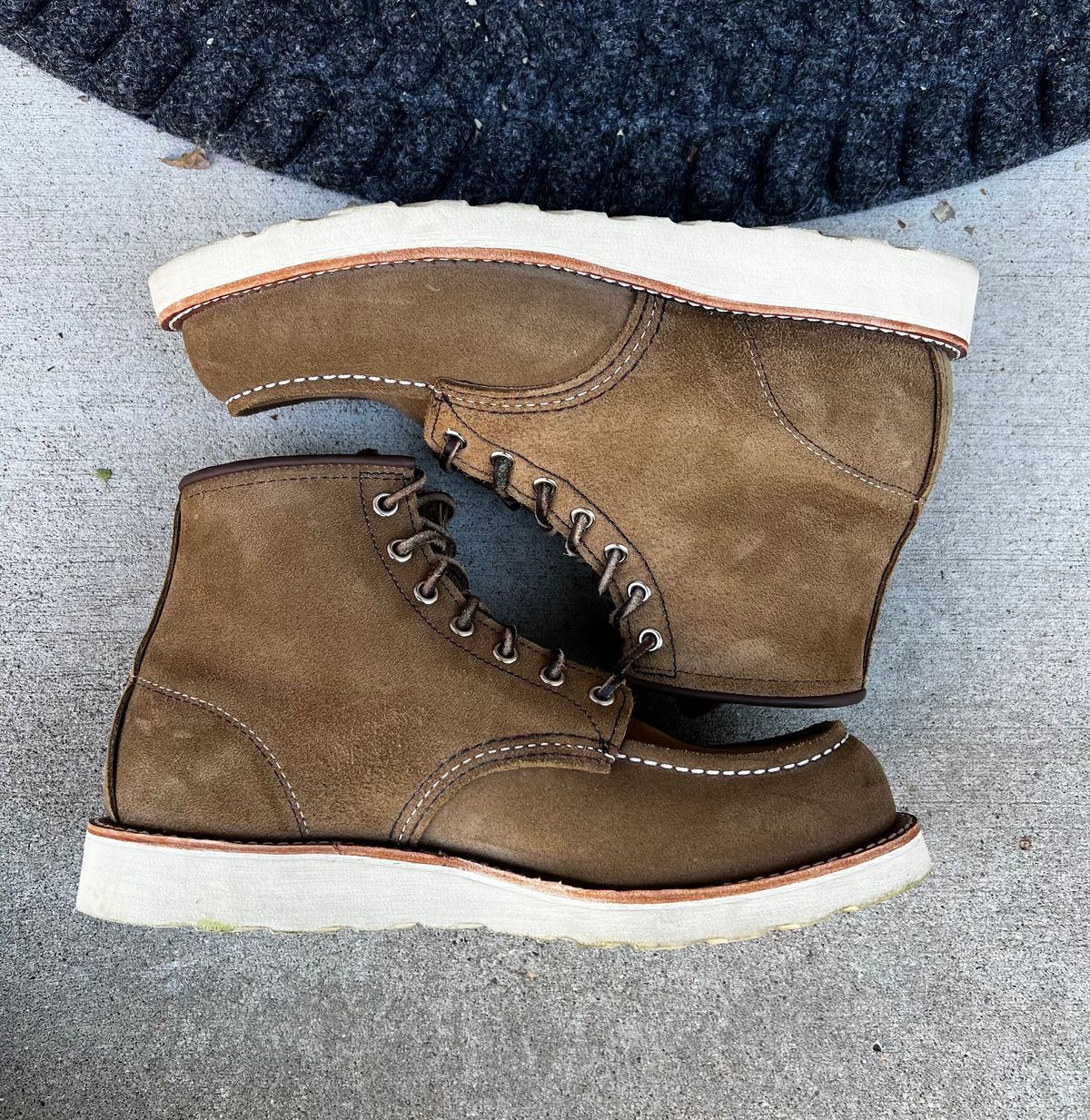 Photo by josiahmayo on October 11, 2023 of the Red Wing 6-Inch Classic Moc in S.B. Foot Olive Mohave Roughout.