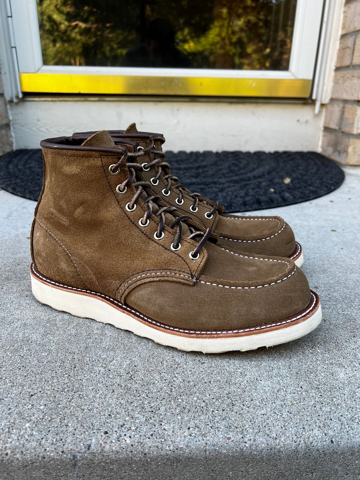 Photo by josiahmayo on October 11, 2023 of the Red Wing 6-Inch Classic Moc in S.B. Foot Olive Mohave Roughout.