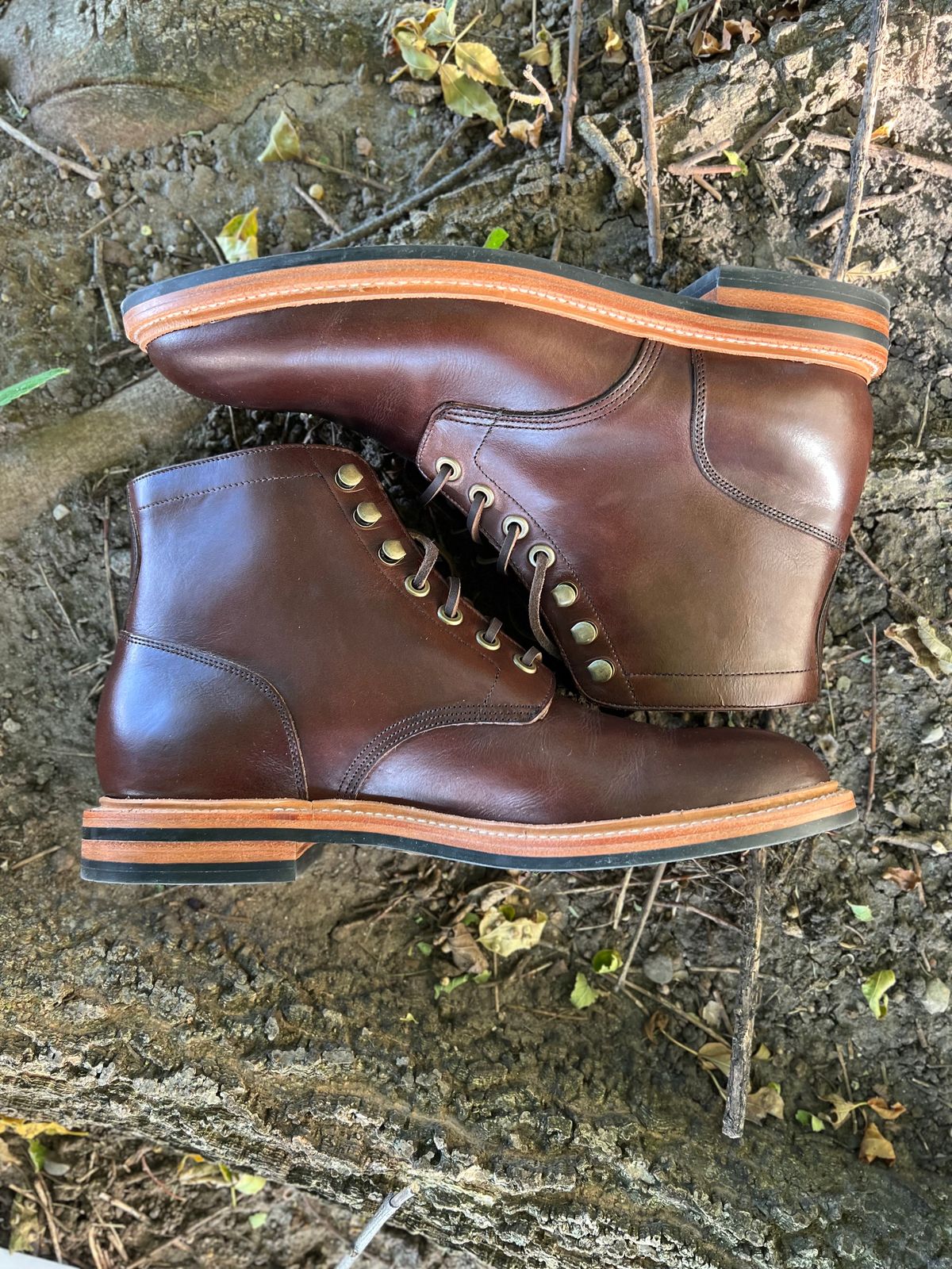 Photo by josiahmayo on October 2, 2022 of the Grant Stone Diesel Boot in Horween Crimson Chromexcel.