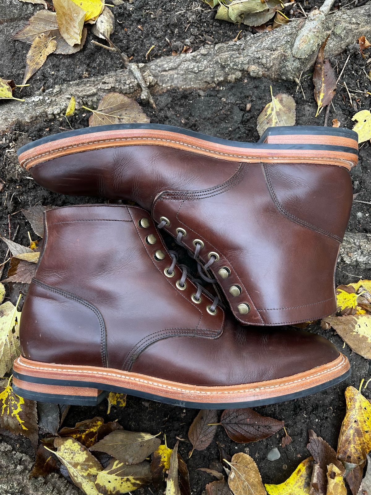 Photo by josiahmayo on November 6, 2022 of the Grant Stone Diesel Boot in Horween Crimson Chromexcel.