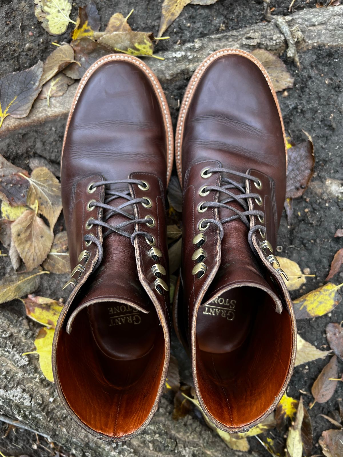 Photo by josiahmayo on November 6, 2022 of the Grant Stone Diesel Boot in Horween Crimson Chromexcel.