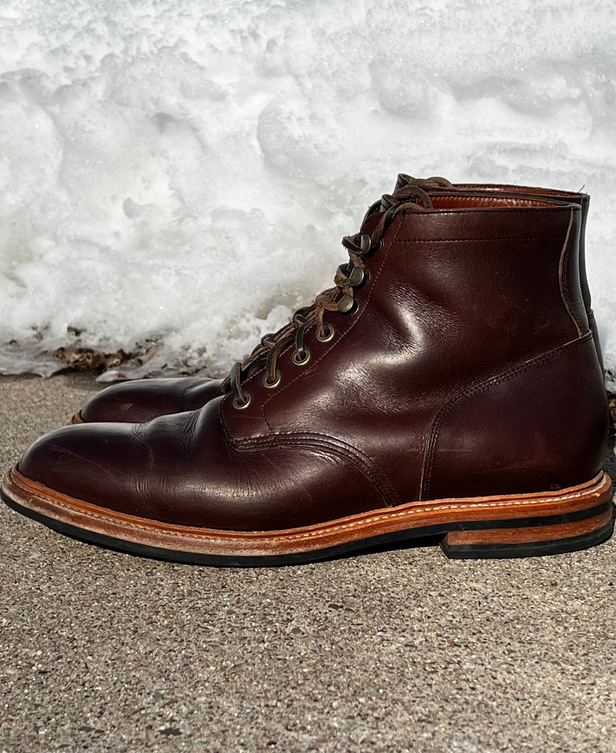 Photo by josiahmayo on February 5, 2023 of the Grant Stone Diesel Boot in Horween Crimson Chromexcel.