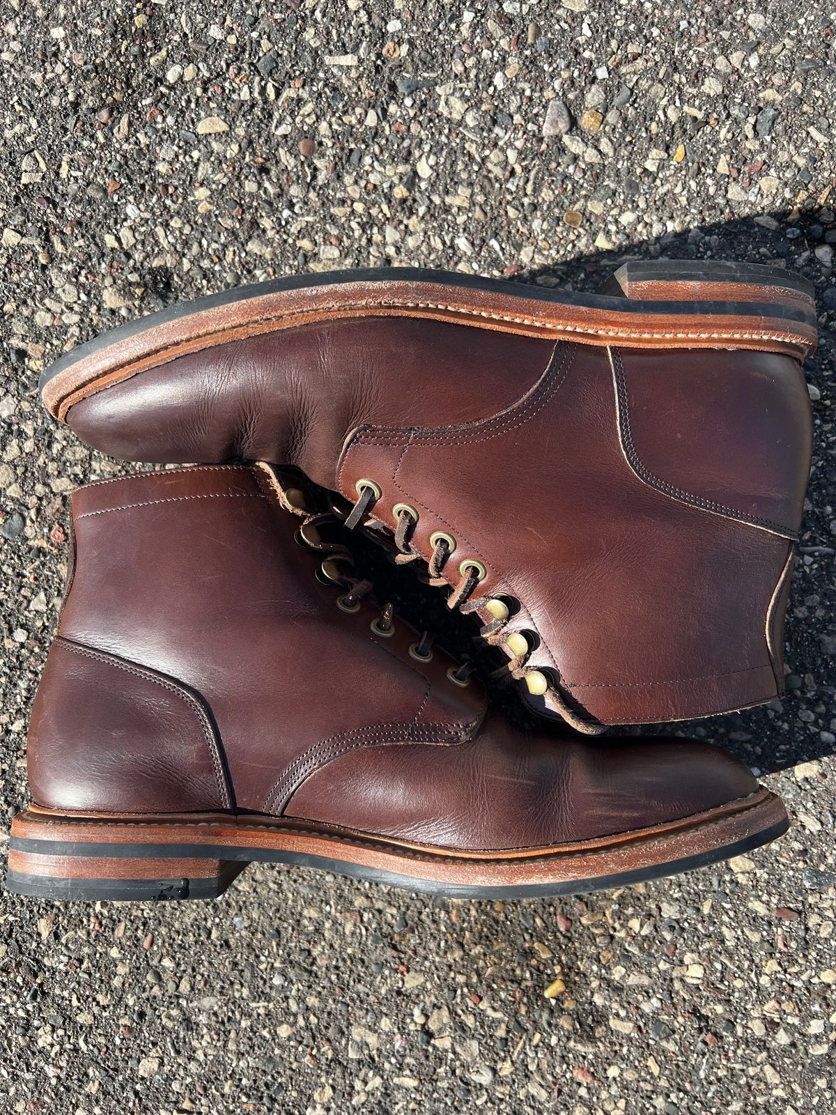 Photo by josiahmayo on February 5, 2023 of the Grant Stone Diesel Boot in Horween Crimson Chromexcel.