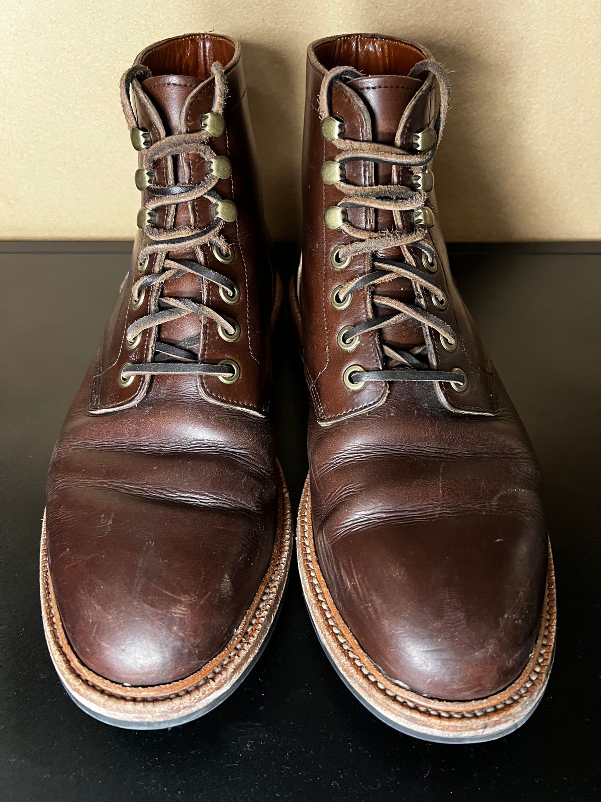 Photo by josiahmayo on March 6, 2023 of the Grant Stone Diesel Boot in Horween Crimson Chromexcel.