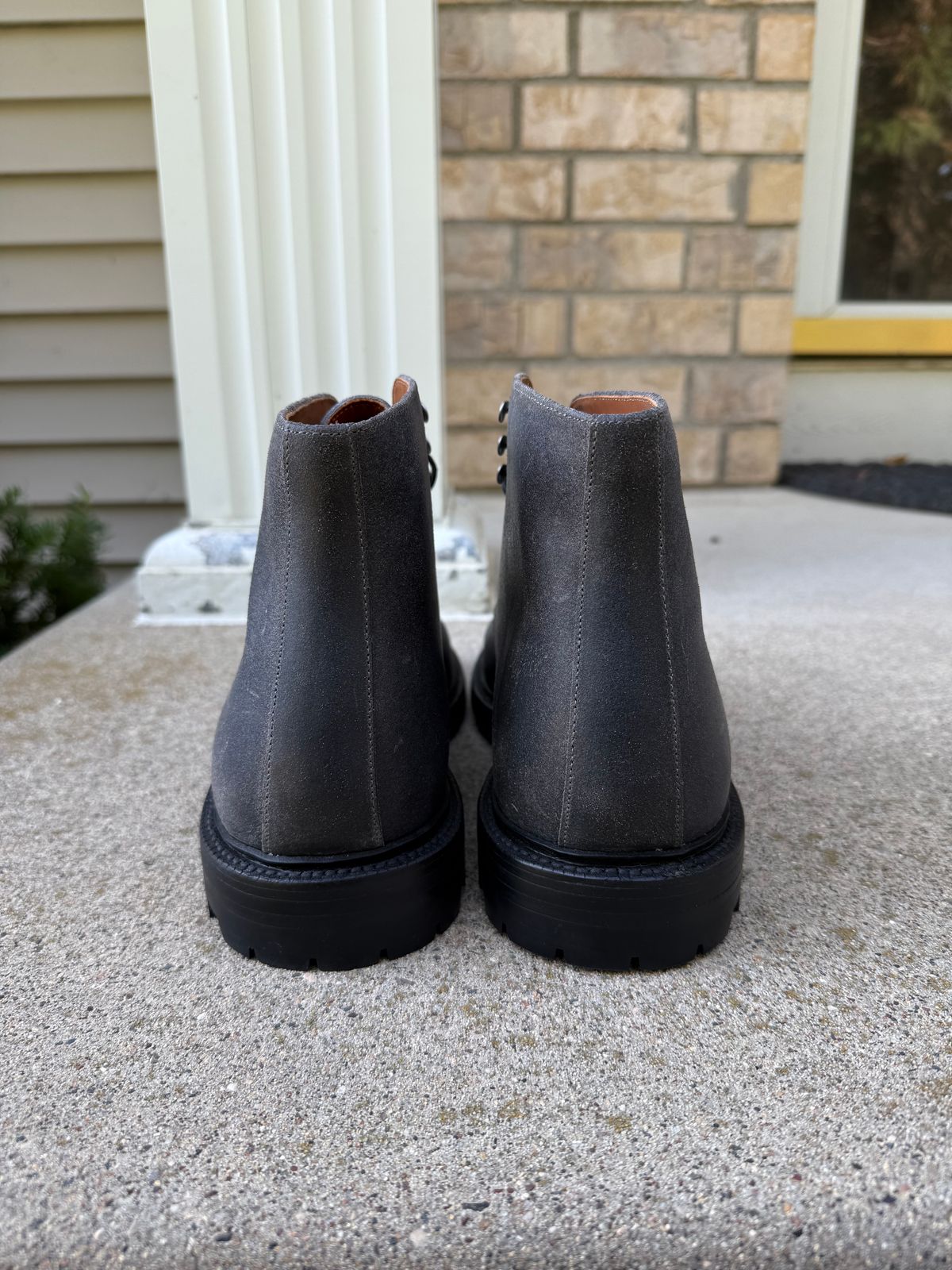 Photo by josiahmayo on October 3, 2025 of the Grant Stone Cap Toe Boot in C.F. Stead Frost Waxy Commander.