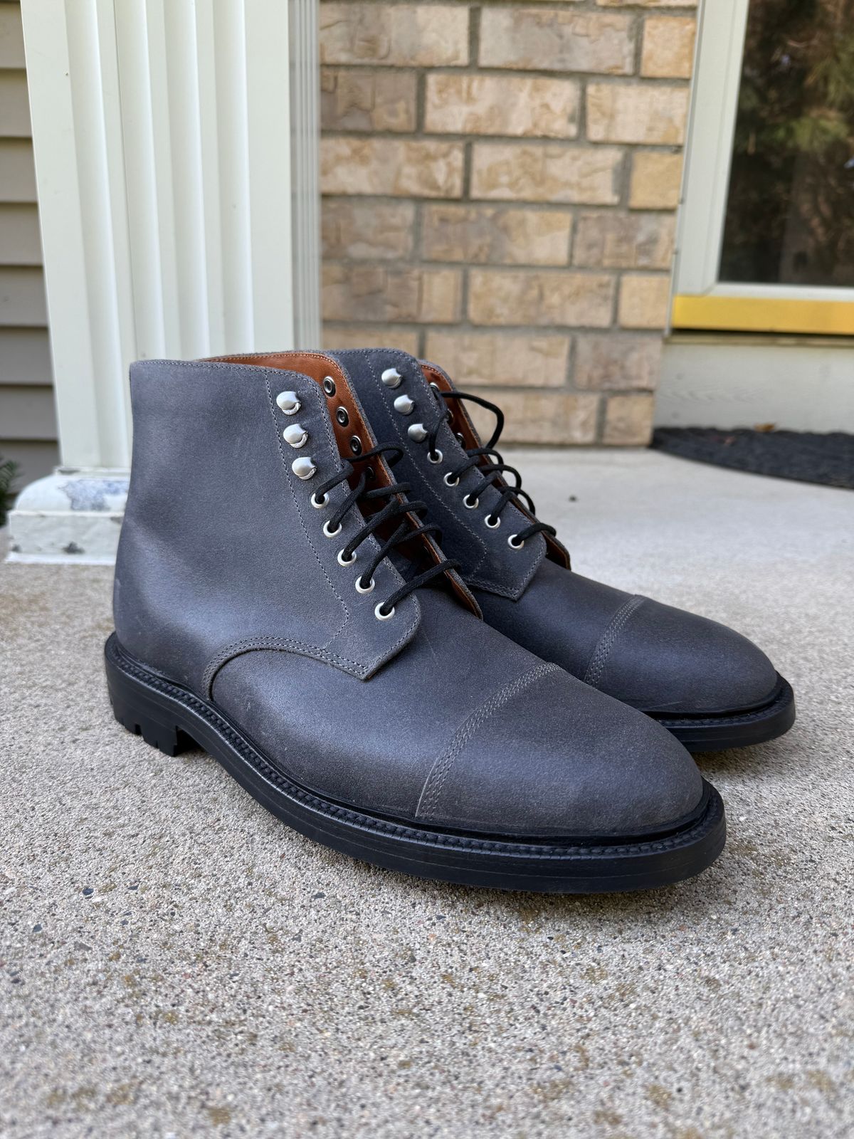 Photo by josiahmayo on October 3, 2025 of the Grant Stone Cap Toe Boot in C.F. Stead Frost Waxy Commander.