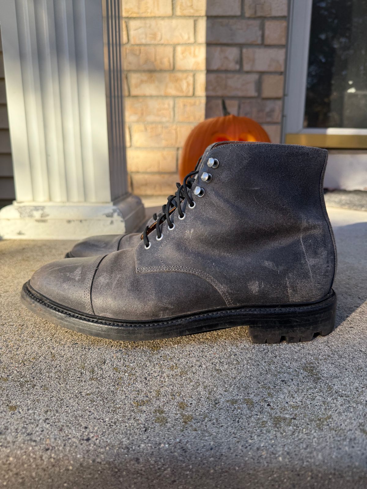 Photo by josiahmayo on November 3, 2025 of the Grant Stone Cap Toe Boot in C.F. Stead Frost Waxy Commander.