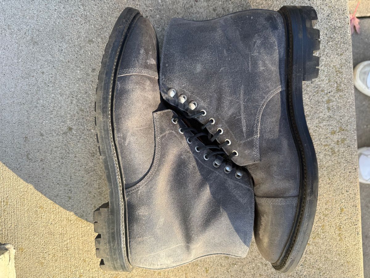 Photo by josiahmayo on November 3, 2025 of the Grant Stone Cap Toe Boot in C.F. Stead Frost Waxy Commander.