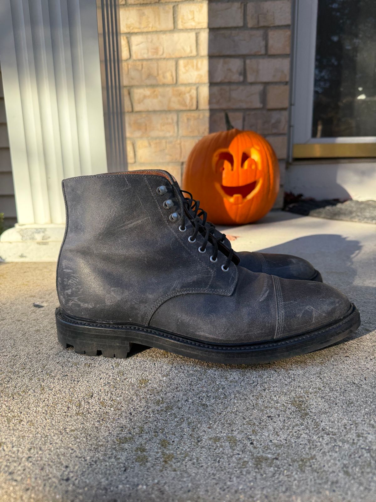 Photo by josiahmayo on November 3, 2025 of the Grant Stone Cap Toe Boot in C.F. Stead Frost Waxy Commander.