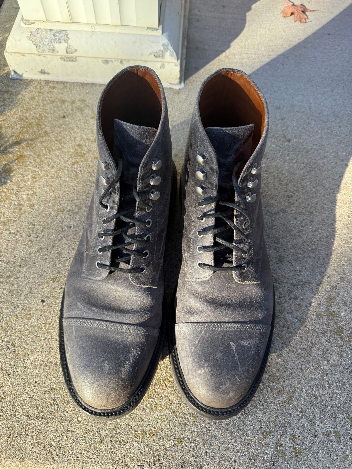 Photo by josiahmayo on November 3, 2025 of the Grant Stone Cap Toe Boot in C.F. Stead Frost Waxy Commander.