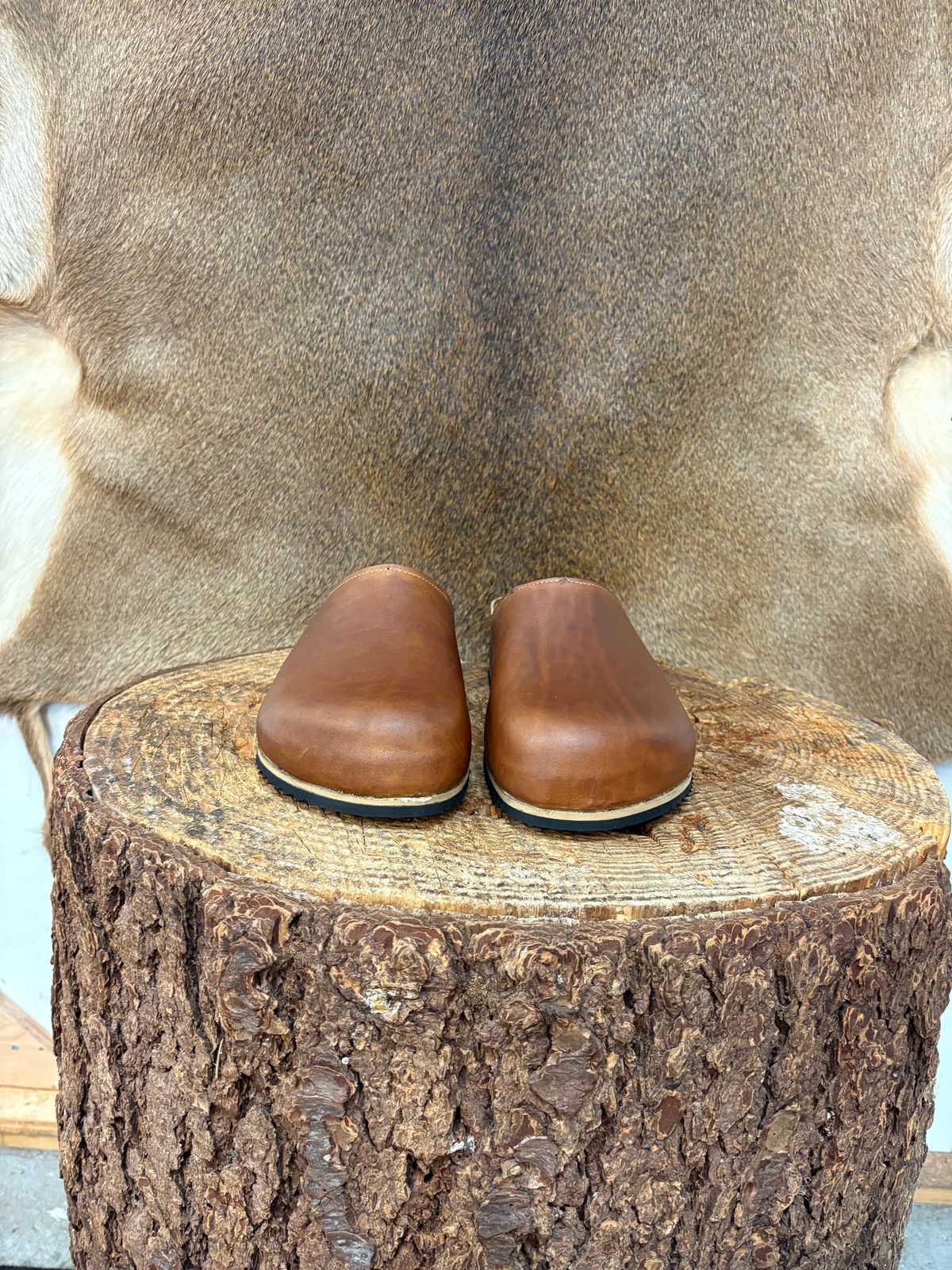 Photo by kendiamond on November 2, 2025 of the Ken Diamond Slipper in Horween Tan Latigo.