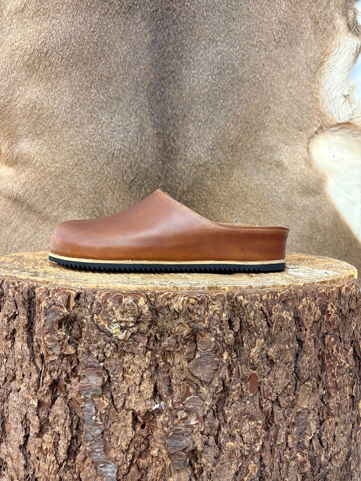 Photo by kendiamond on November 2, 2025 of the Ken Diamond Slipper in Horween Tan Latigo.