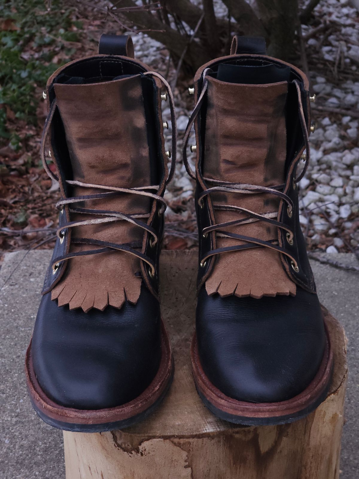 Photo by uriandries on January 5, 2025 of the Self-Made Packer in Horween Black Chromexcel (Milled).