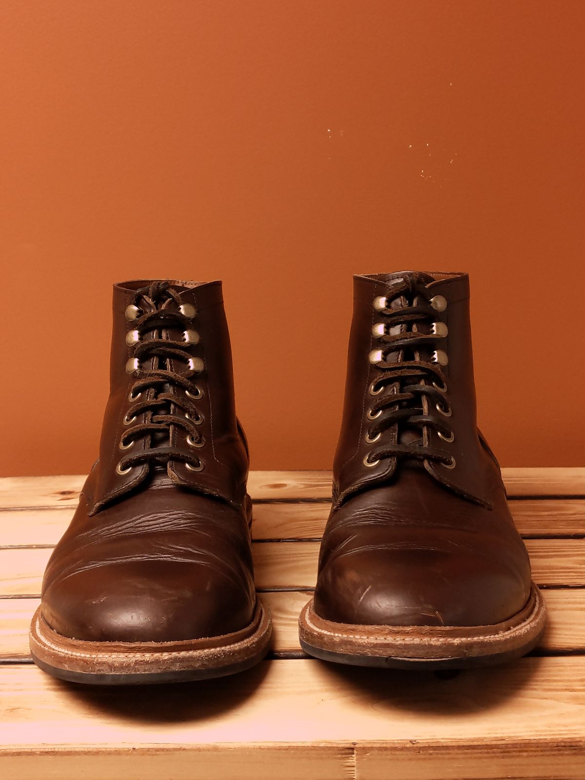 Photo by uriandries on December 4, 2023 of the Grant Stone Diesel Boot in Horween Crimson Chromexcel.