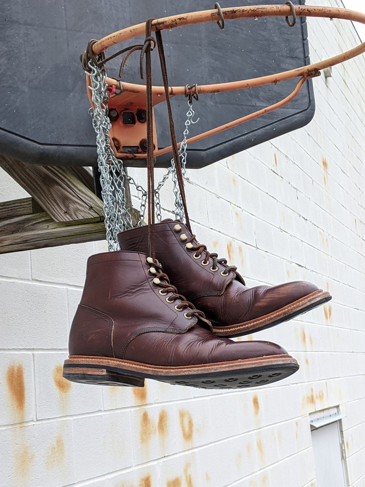 Photo by uriandries on February 5, 2024 of the Grant Stone Diesel Boot in Horween Crimson Chromexcel.