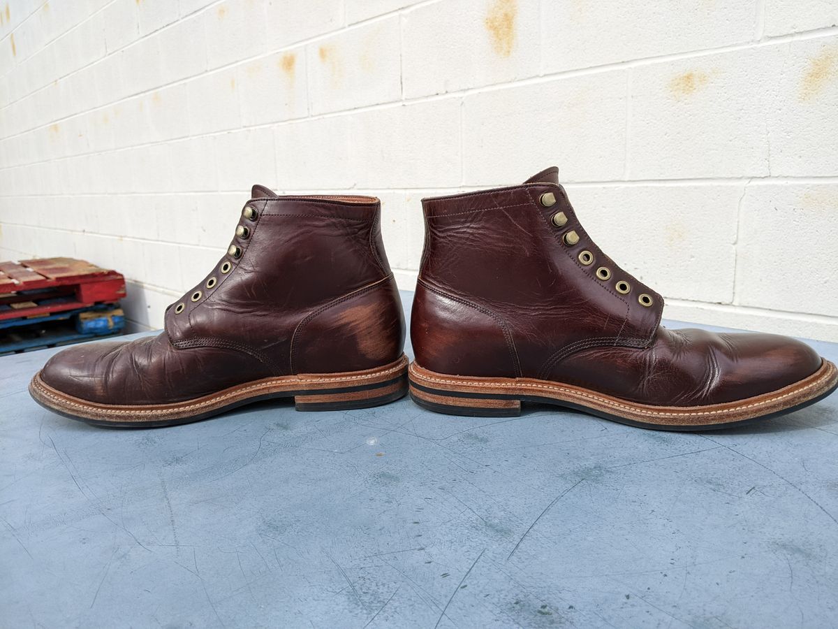 Photo by uriandries on February 8, 2024 of the Grant Stone Diesel Boot in Horween Crimson Chromexcel.