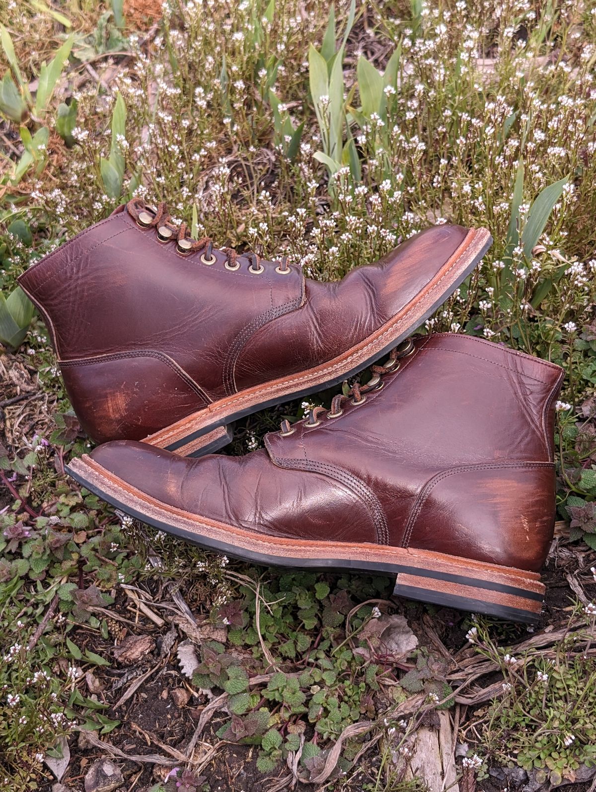 Photo by uriandries on April 6, 2024 of the Grant Stone Diesel Boot in Horween Crimson Chromexcel.