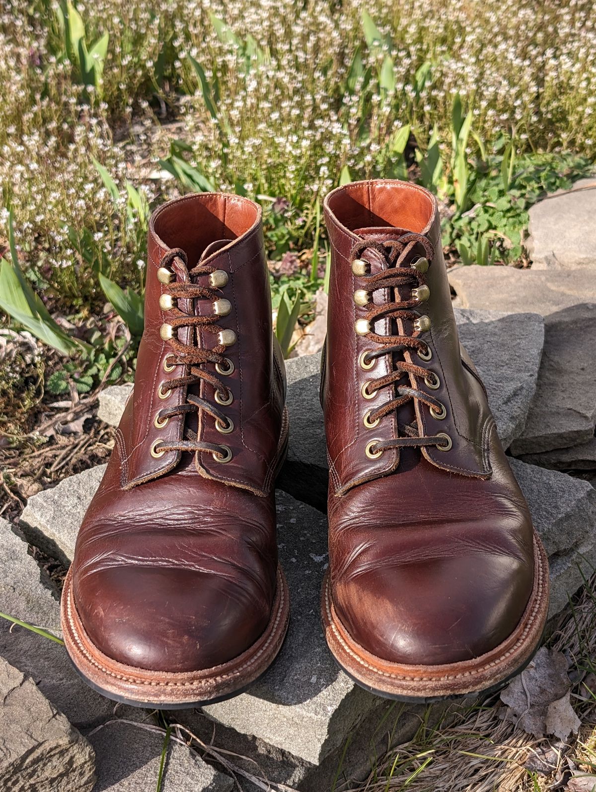 Photo by uriandries on April 6, 2024 of the Grant Stone Diesel Boot in Horween Crimson Chromexcel.