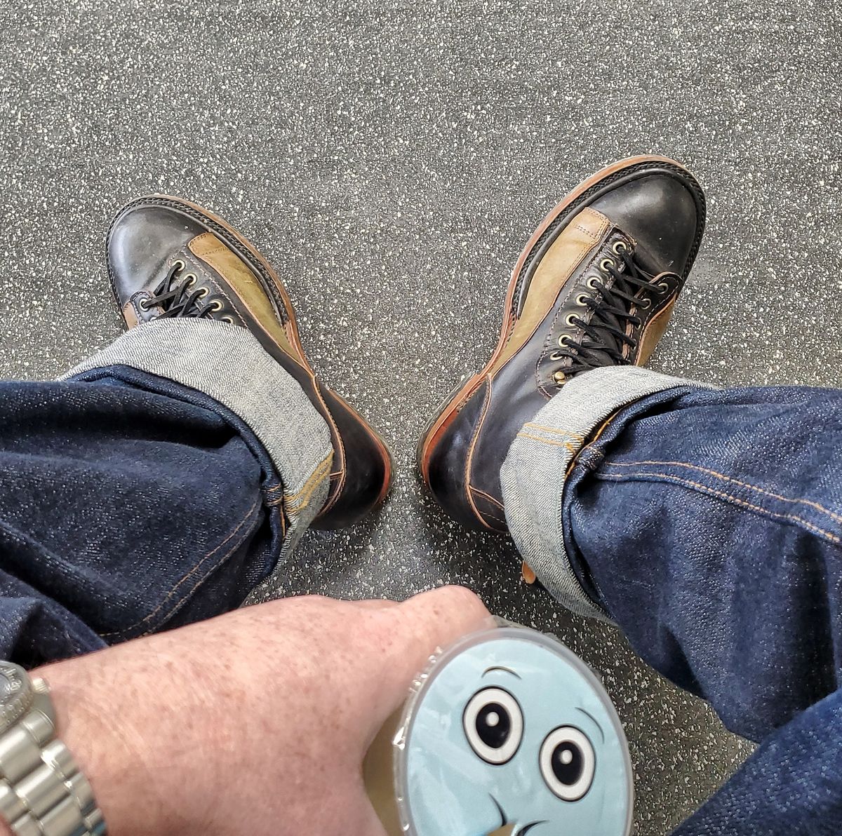 Photo by Akslavelabor on March 16, 2023 of the Prof Barnets Lucky Boots in Maryam Black Horsebutt.