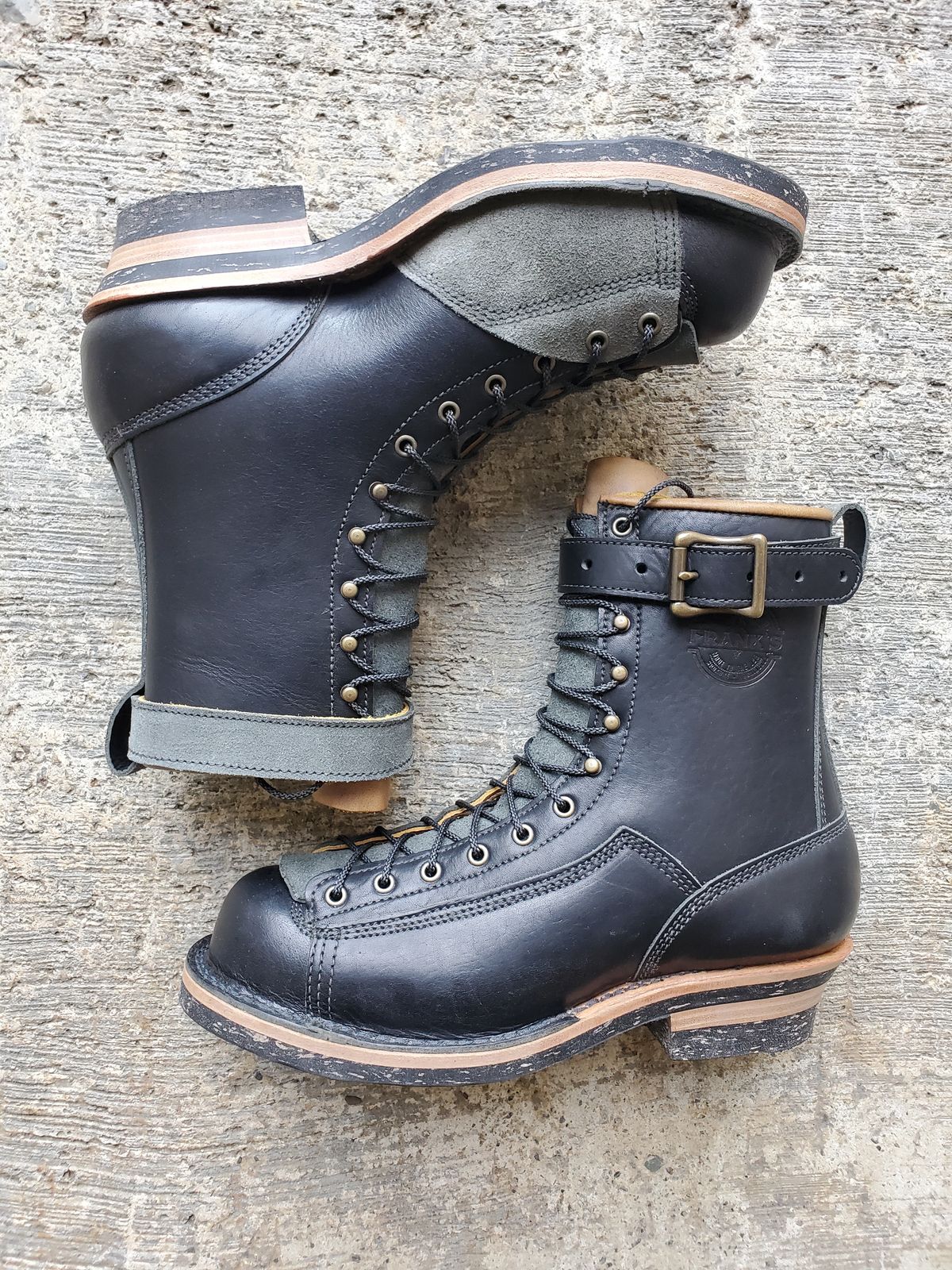 Photo by Akslavelabor on October 2, 2023 of the Frank's Boots Monkey Boot in Horween Black Essex.