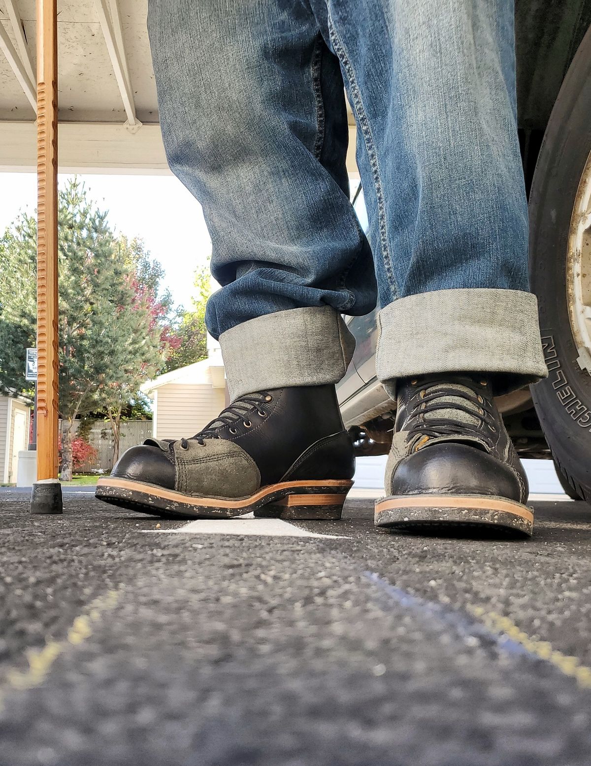 Photo by Akslavelabor on October 5, 2023 of the Frank's Boots Monkey Boot in Horween Black Essex.