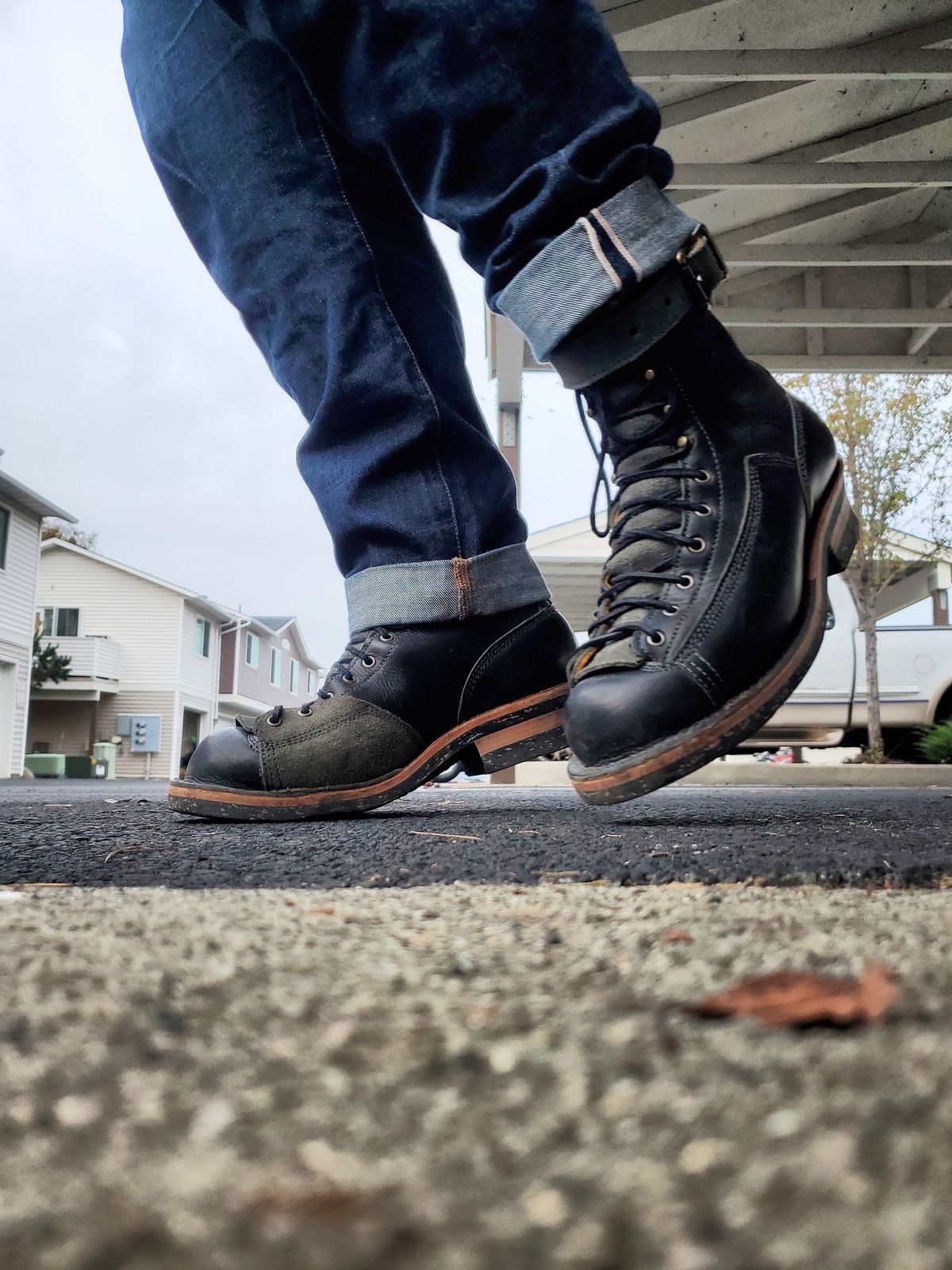 Photo by Akslavelabor on November 9, 2023 of the Frank's Boots Monkey Boot in Horween Black Essex.
