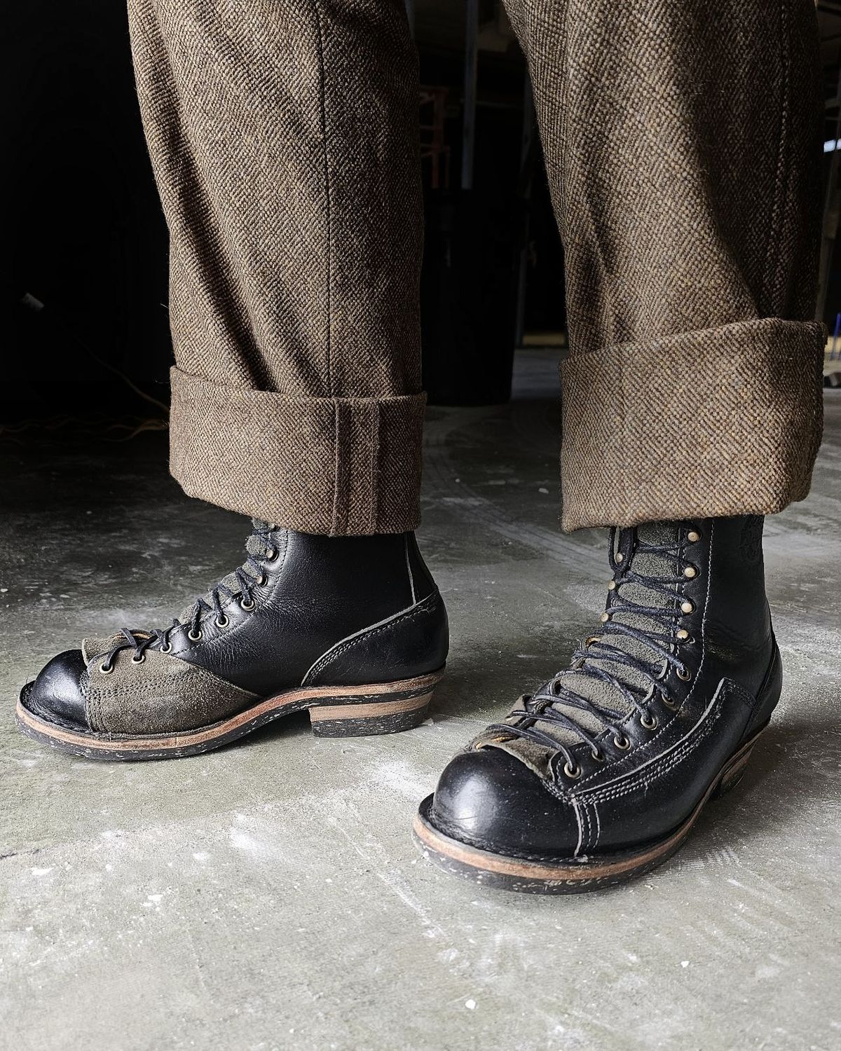 Photo by Akslavelabor on February 26, 2024 of the Frank's Boots Monkey Boot in Horween Black Essex.