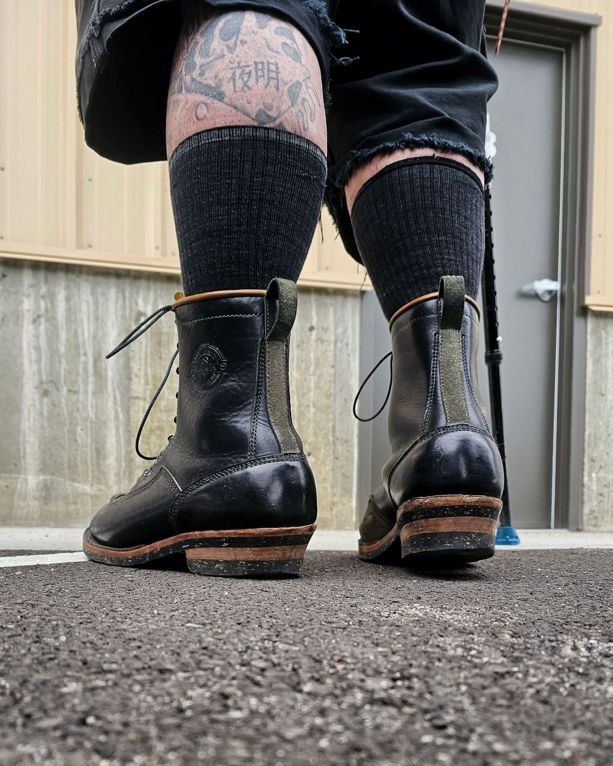 Photo by Akslavelabor on March 27, 2024 of the Frank's Boots Monkey Boot in Horween Black Essex.