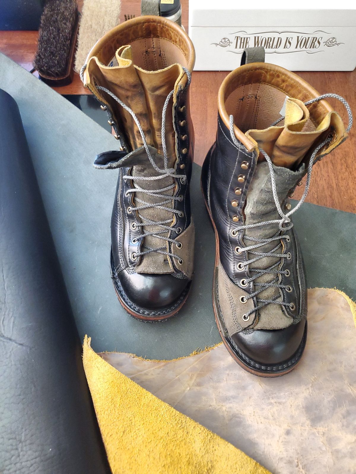 Photo by Akslavelabor on April 3, 2024 of the Frank's Boots Monkey Boot in Horween Black Essex.