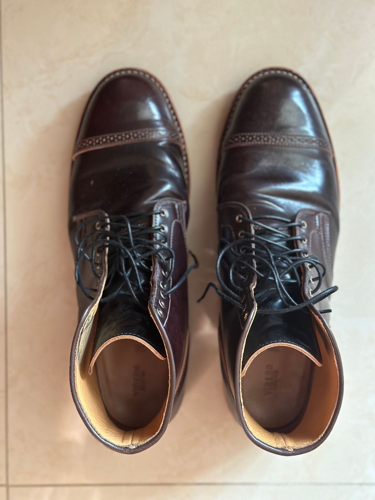 Photo by BootyHeist on November 5, 2022 of the Viberg Service Boot BCT in Horween Color 8 Shell Cordovan.
