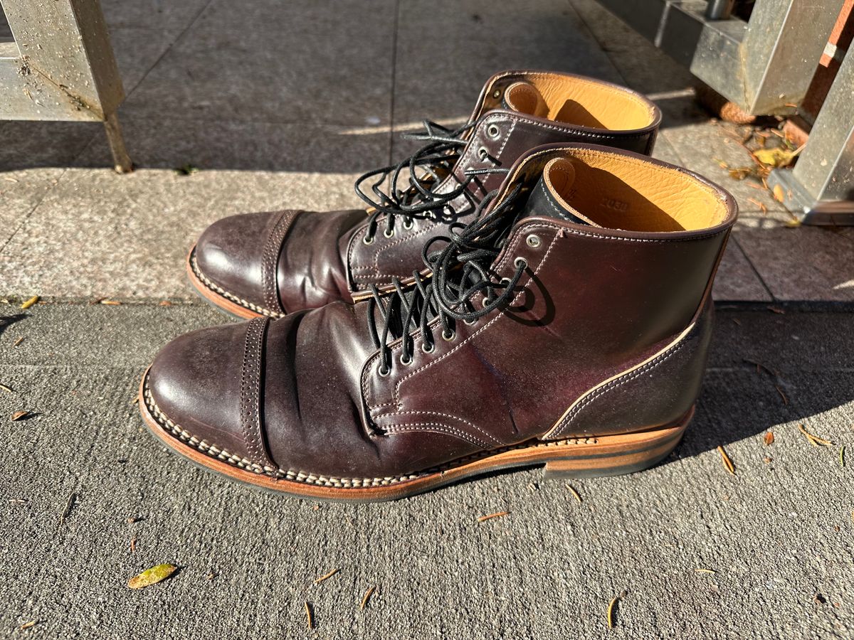 Photo by BootyHeist on December 4, 2022 of the Viberg Service Boot BCT in Horween Color 8 Shell Cordovan.