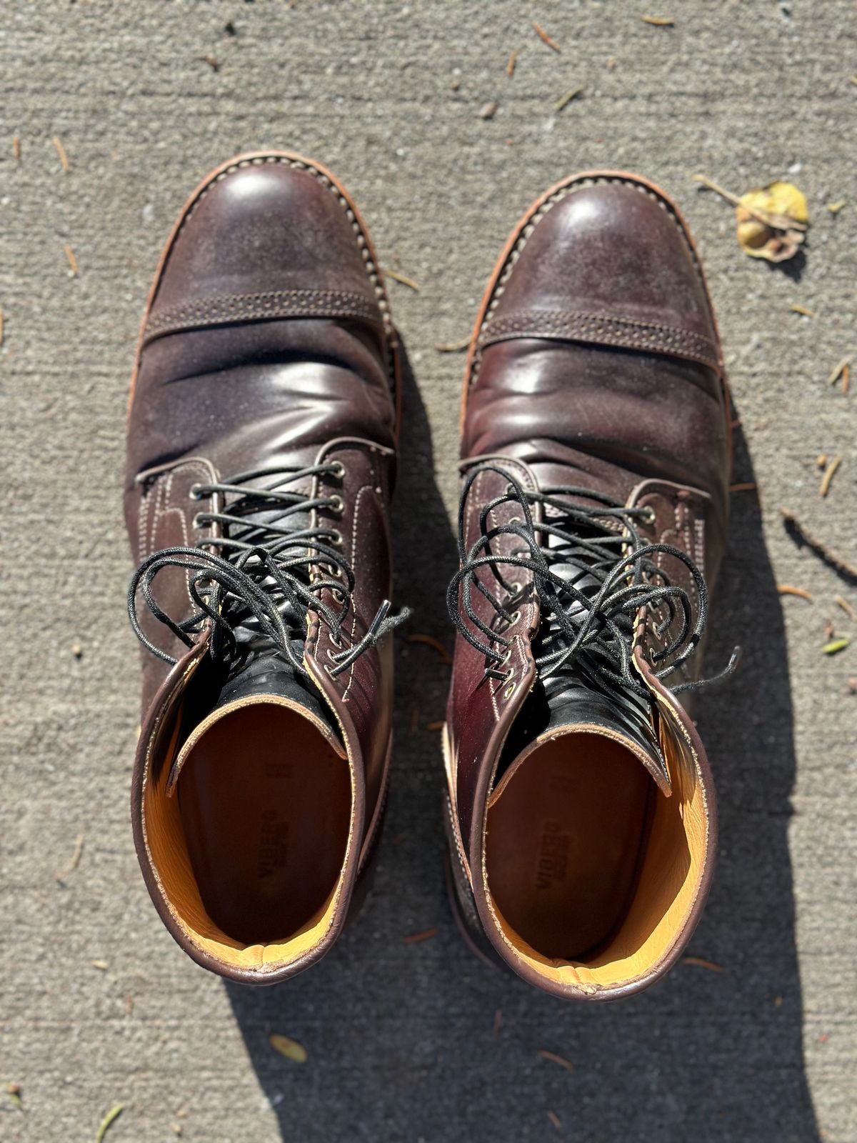 Photo by BootyHeist on December 4, 2022 of the Viberg Service Boot BCT in Horween Color 8 Shell Cordovan.