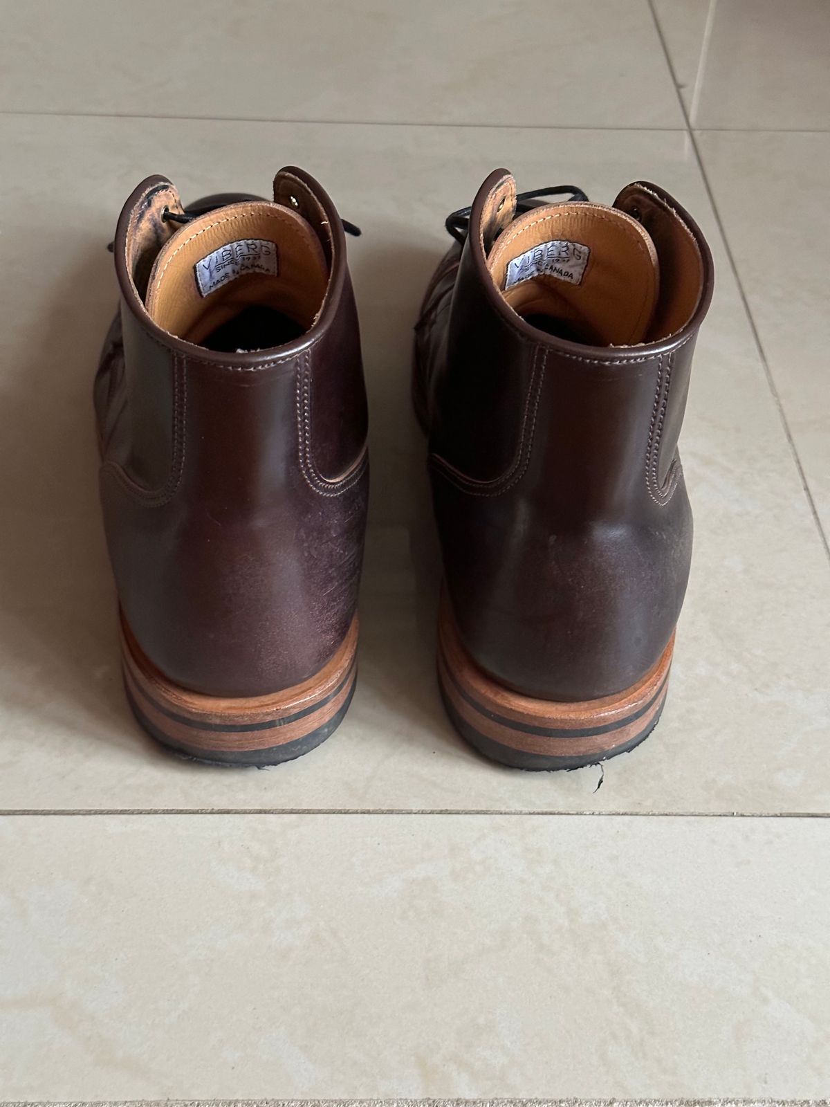 Photo by BootyHeist on January 2, 2023 of the Viberg Service Boot BCT in Horween Color 8 Shell Cordovan.