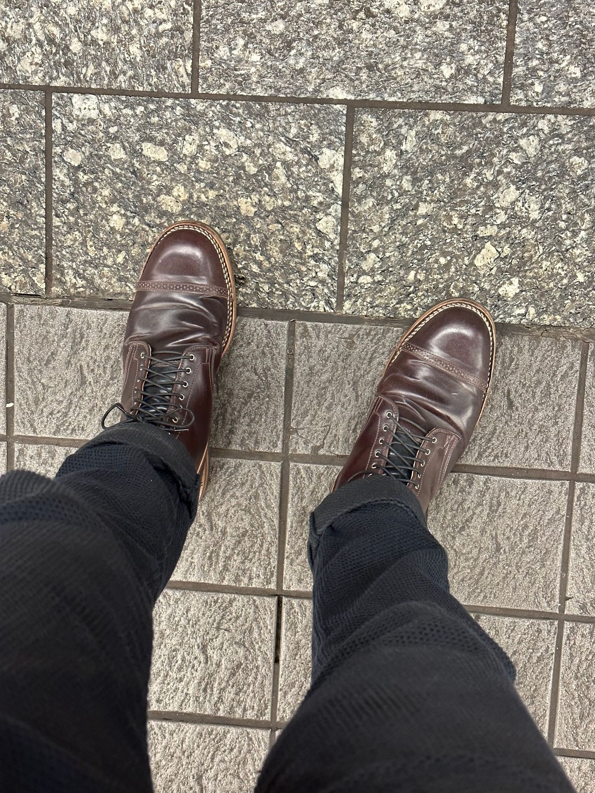 Photo by BootyHeist on February 5, 2023 of the Viberg Service Boot BCT in Horween Color 8 Shell Cordovan.