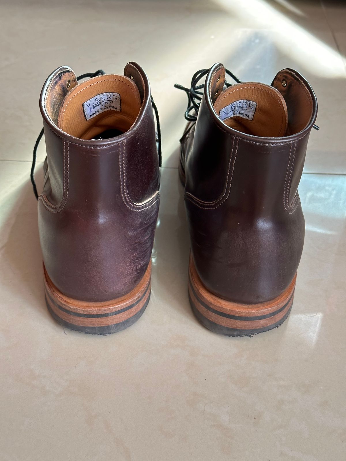 Photo by BootyHeist on February 5, 2023 of the Viberg Service Boot BCT in Horween Color 8 Shell Cordovan.