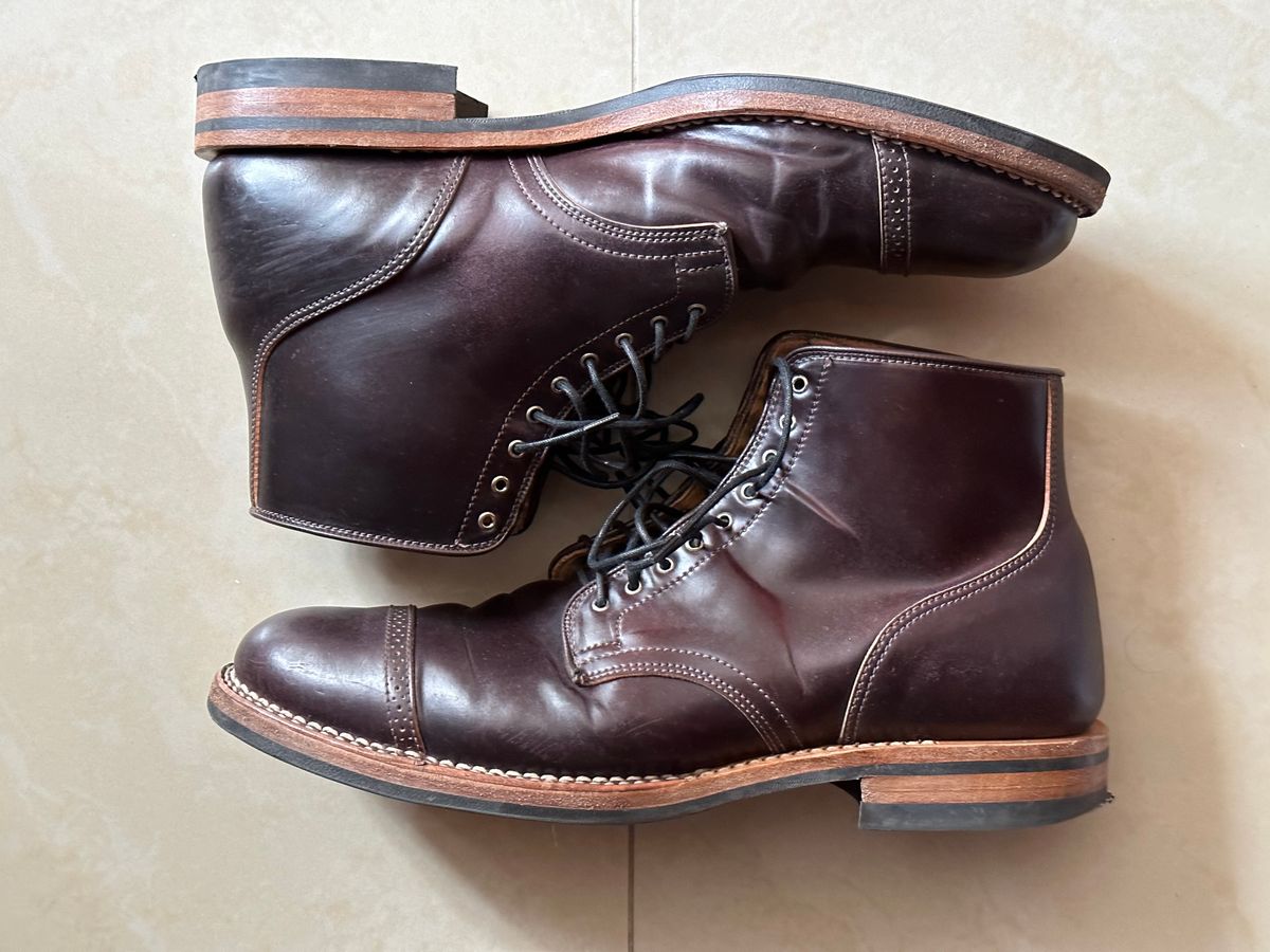 Photo by BootyHeist on March 3, 2023 of the Viberg Service Boot BCT in Horween Color 8 Shell Cordovan.