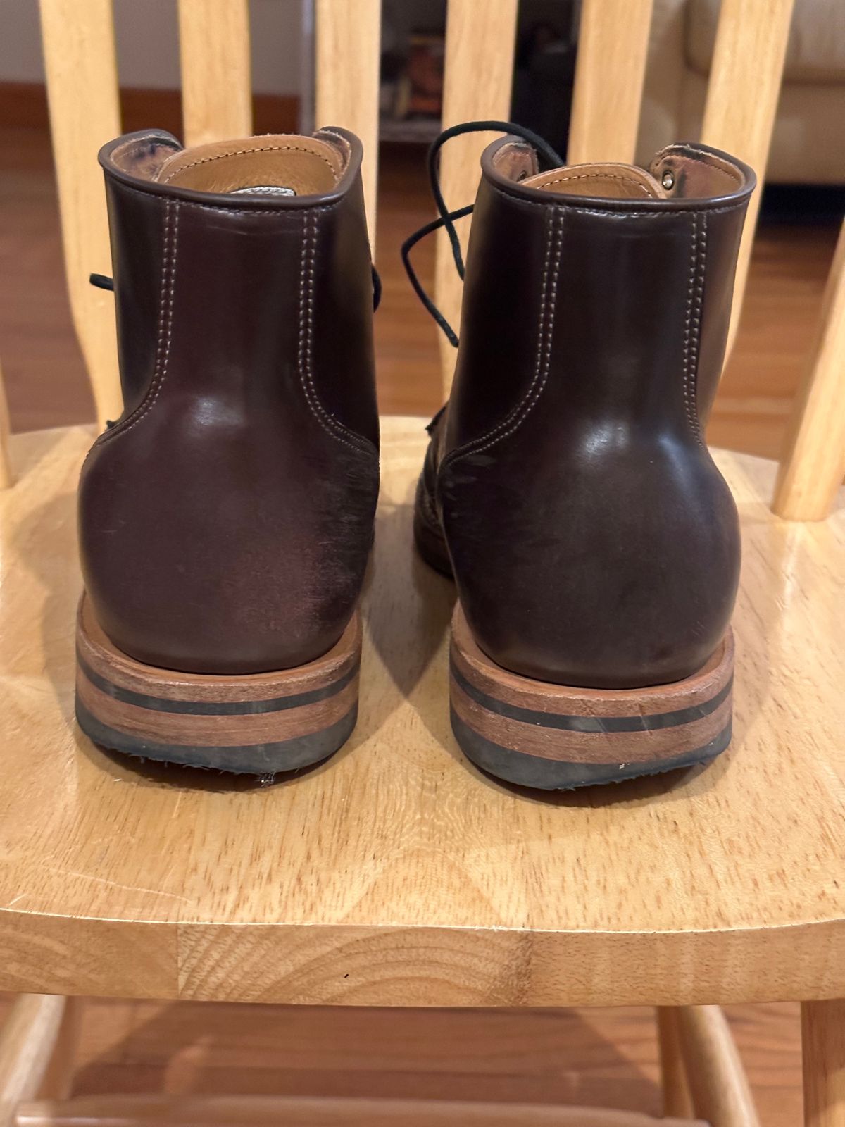 Photo by BootyHeist on April 6, 2023 of the Viberg Service Boot BCT in Horween Color 8 Shell Cordovan.