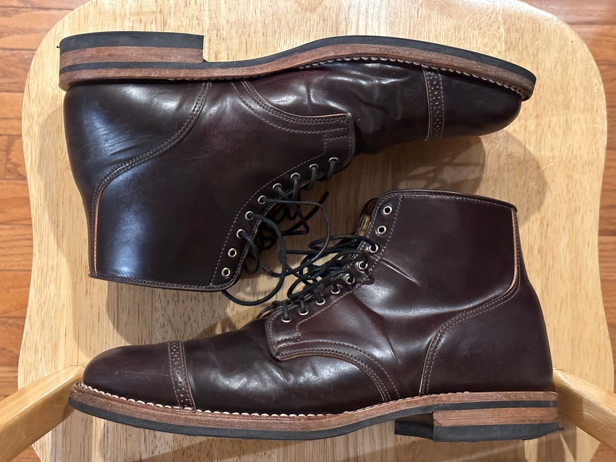 Photo by BootyHeist on April 6, 2023 of the Viberg Service Boot BCT in Horween Color 8 Shell Cordovan.