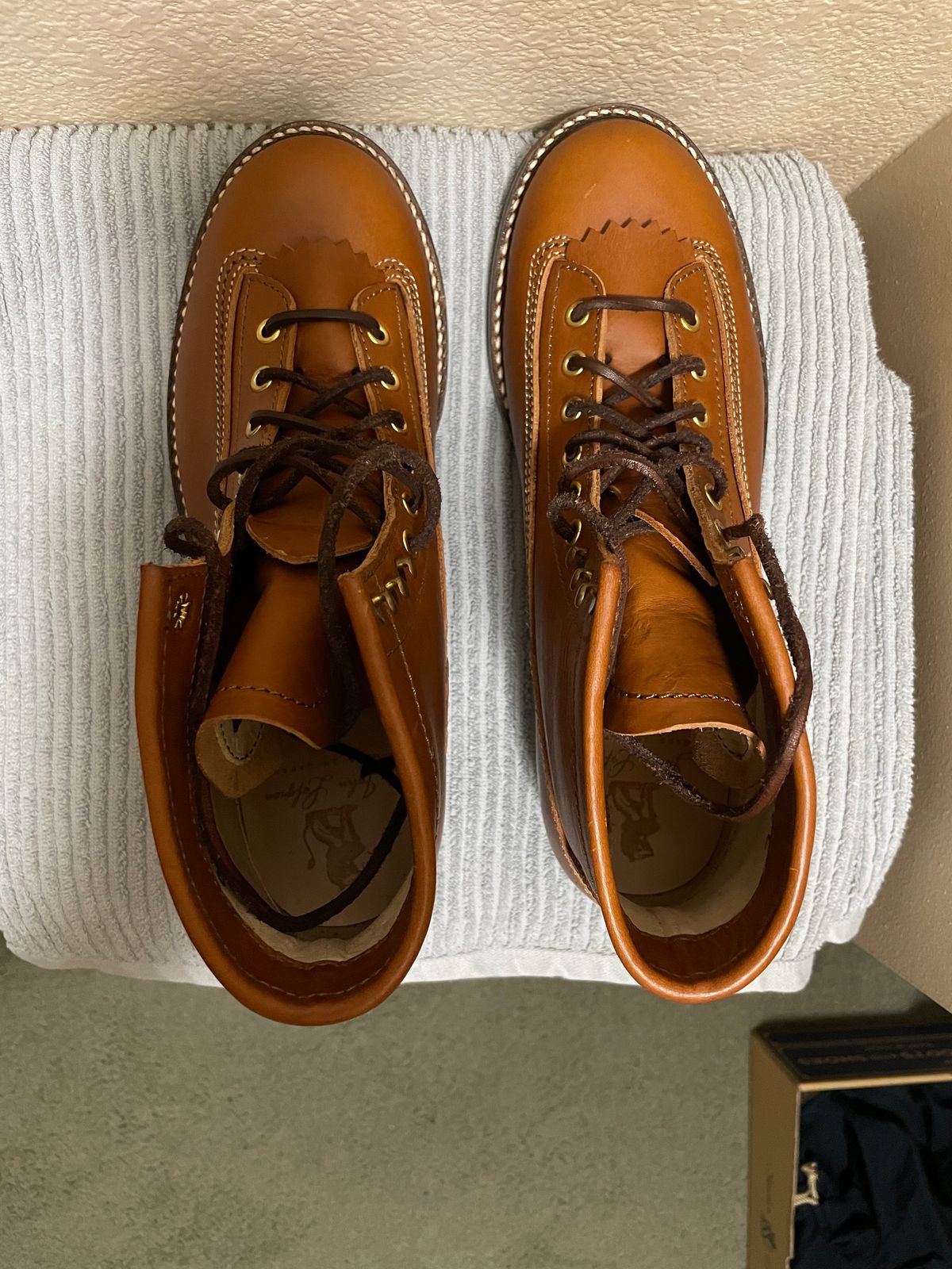 Photo by wildcat98 on October 1, 2023 of the John Lofgren Donkey Puncher Boots in Badalassi Carlo Cognac Minerva.