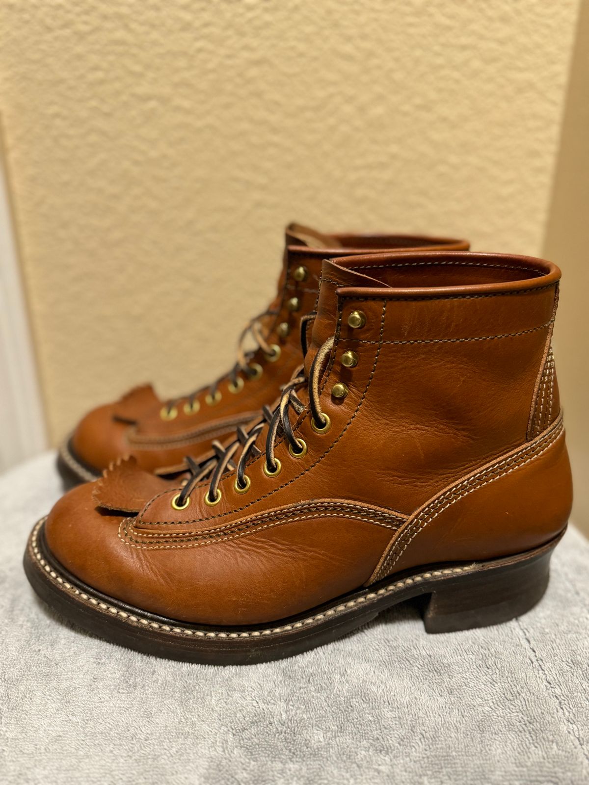 Photo by wildcat98 on November 5, 2023 of the John Lofgren Donkey Puncher Boots in Badalassi Carlo Cognac Minerva.