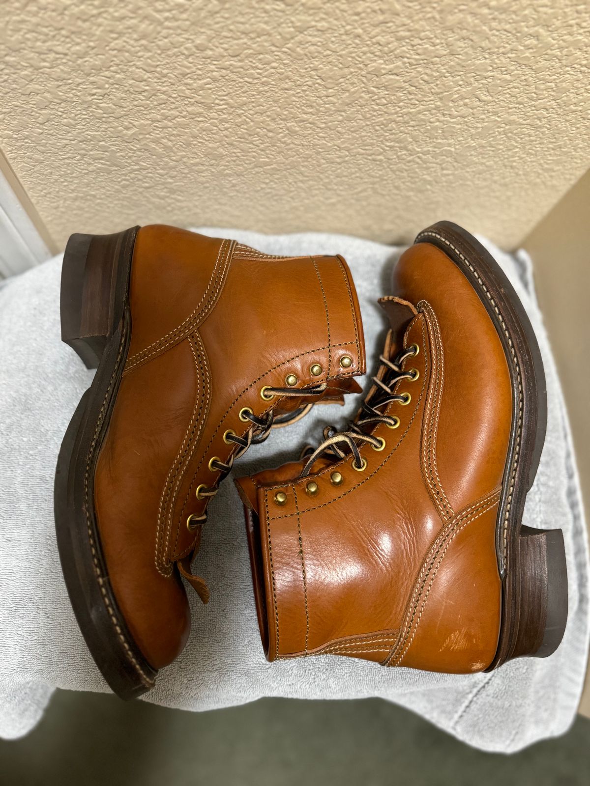 Photo by wildcat98 on November 5, 2023 of the John Lofgren Donkey Puncher Boots in Badalassi Carlo Cognac Minerva.
