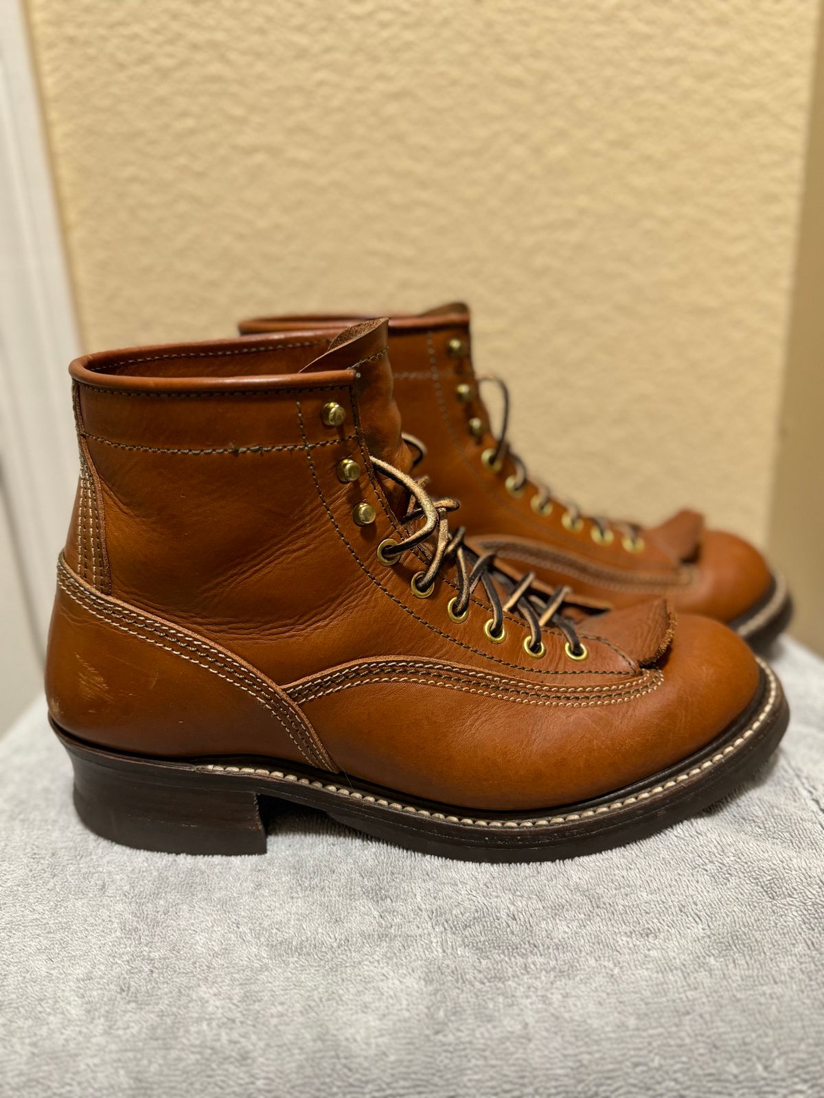 Photo by wildcat98 on November 5, 2023 of the John Lofgren Donkey Puncher Boots in Badalassi Carlo Cognac Minerva.