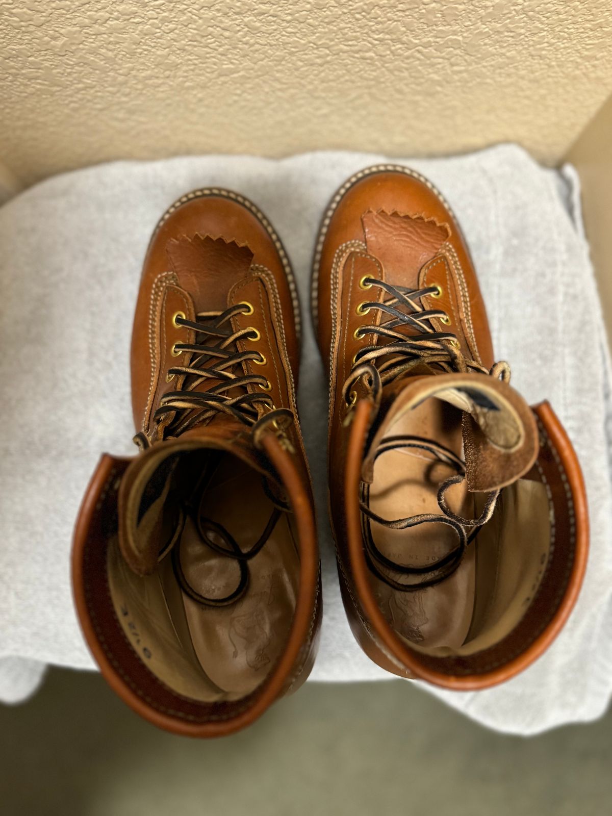 Photo by wildcat98 on November 5, 2023 of the John Lofgren Donkey Puncher Boots in Badalassi Carlo Cognac Minerva.
