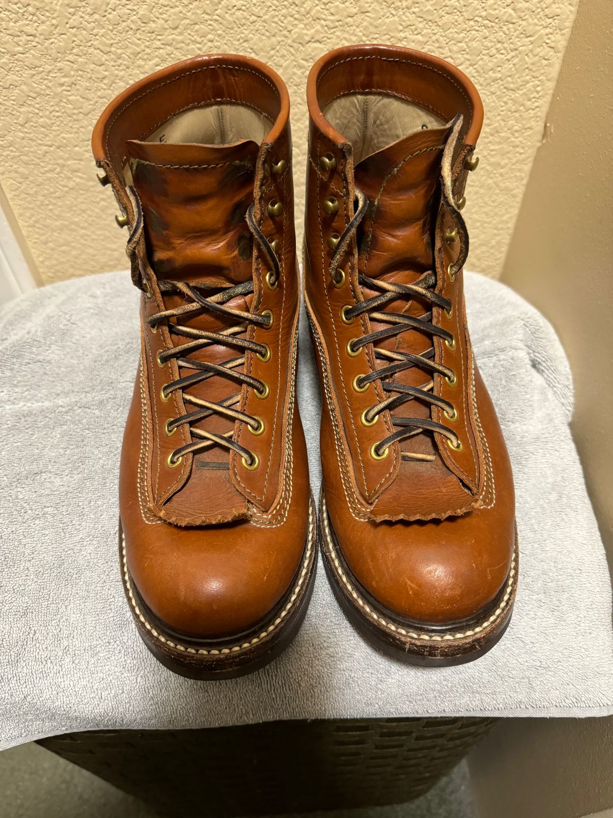 Photo by wildcat98 on December 6, 2023 of the John Lofgren Donkey Puncher Boots in Badalassi Carlo Cognac Minerva.